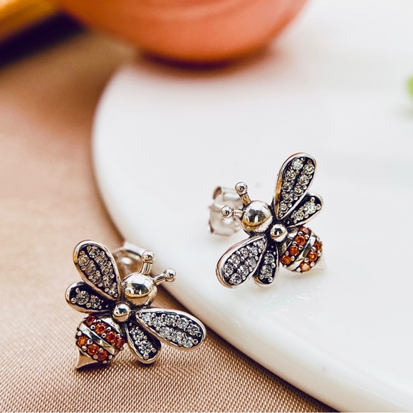 925 Sterling Silver Lovely Busy Bee Pave CZ Stud Earrings - Picture 4 of 11
